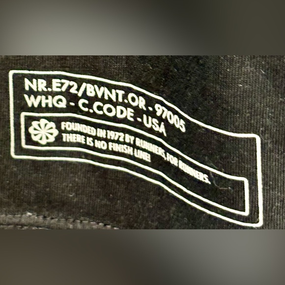 NIKE Dri-Fit Black XL Workout Tee with Pocket for Key - Picture 5 of 5